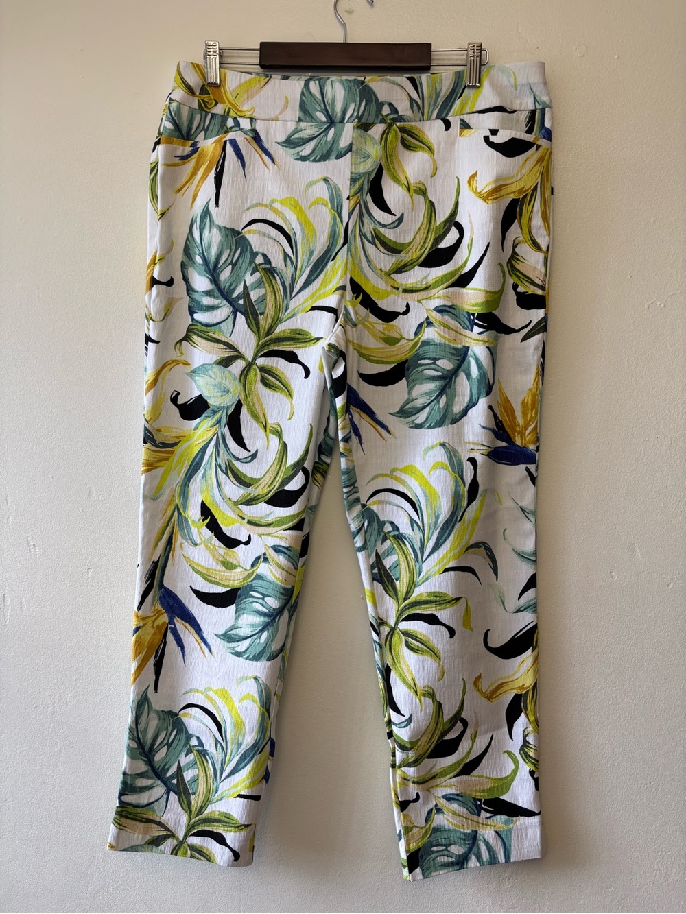 Chico’s Tropical Botanical Print Stretch Ankle Pants Size 2.5R